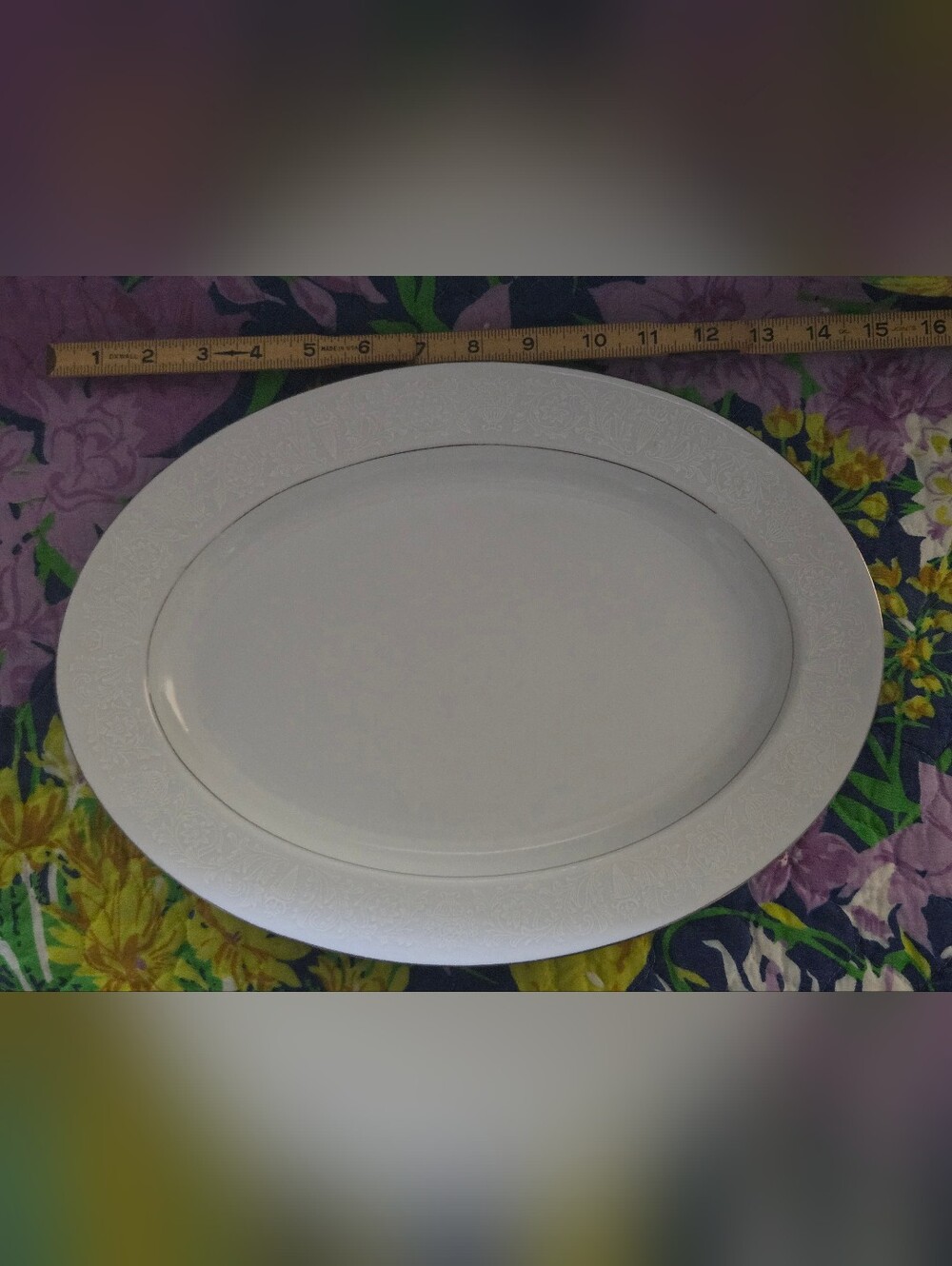 Lovelace by Crown Victoria 14" Platter
